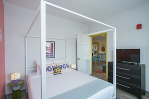 4 bedrooms, Internet, bed sheets