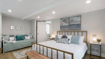 7 bedrooms, WiFi, bed sheets