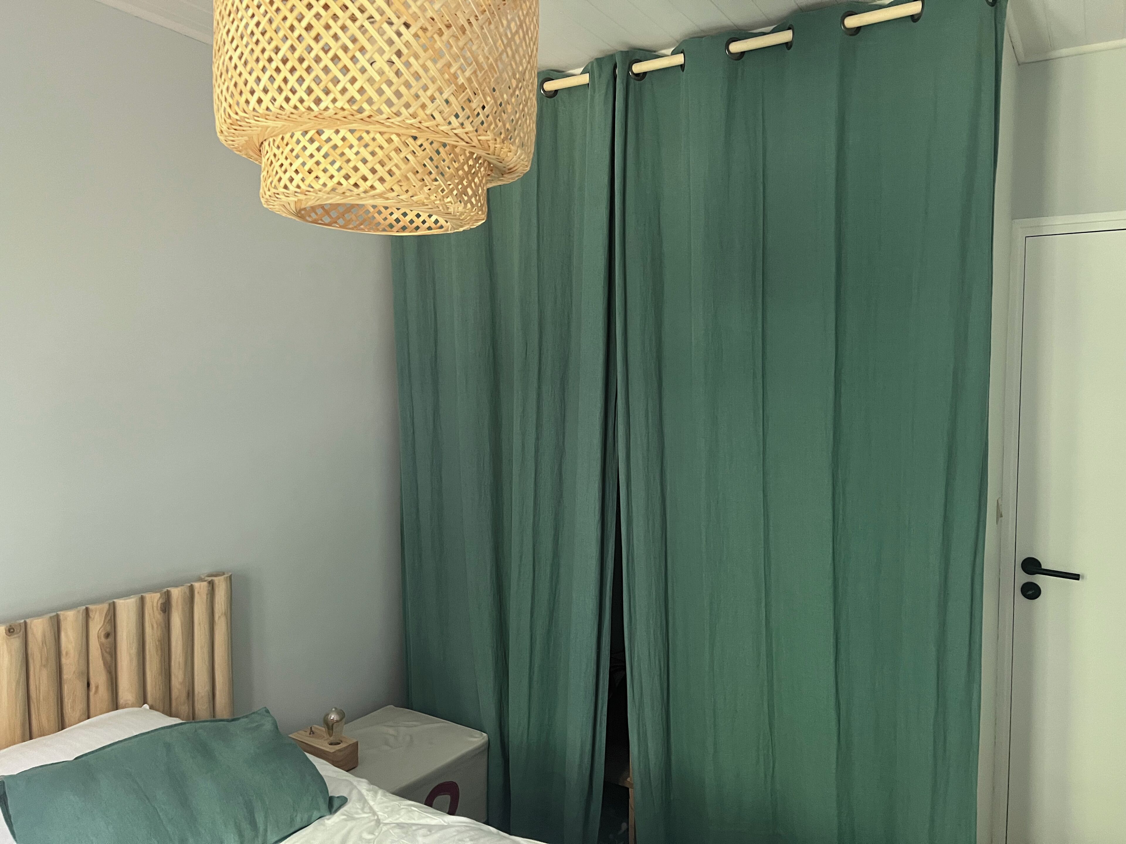 4 chambres, fer et planche à repasser, lit parapluie, Wi-Fi gratuit