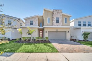 Exterior - Ultimate 9 Champions Gate Resort Property With Spa 9 Bedroom Villa by RedAwning (Davenport)