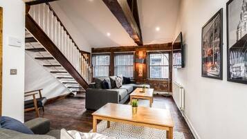 Apartment | Iron/ironing board, free WiFi, bed sheets