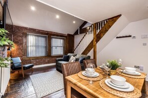 Apartment | Living area | Smart TV - UStay 27 Stanley Street Party Apartments (Liverpool)