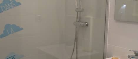 Shower, toilet paper