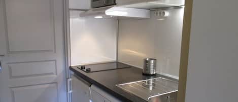 Microwave, dishwasher