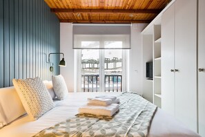 2 dormitoris, planxa i posts de planxar, Internet i roba de llit 