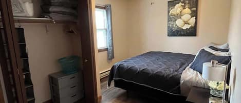 1 chambre, fer et planche à repasser, Wi-Fi, draps fournis
