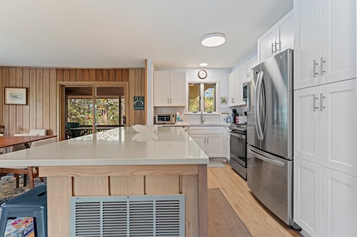 Classic 2nd Row Beach Home ~ Pet Friendly ~ 2 Brown Pelican Rd