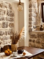 经典双人房或双床房, 公共浴室 | 共用厨房设施 | 大冰箱、公用微波炉、炉灶、洗碗机