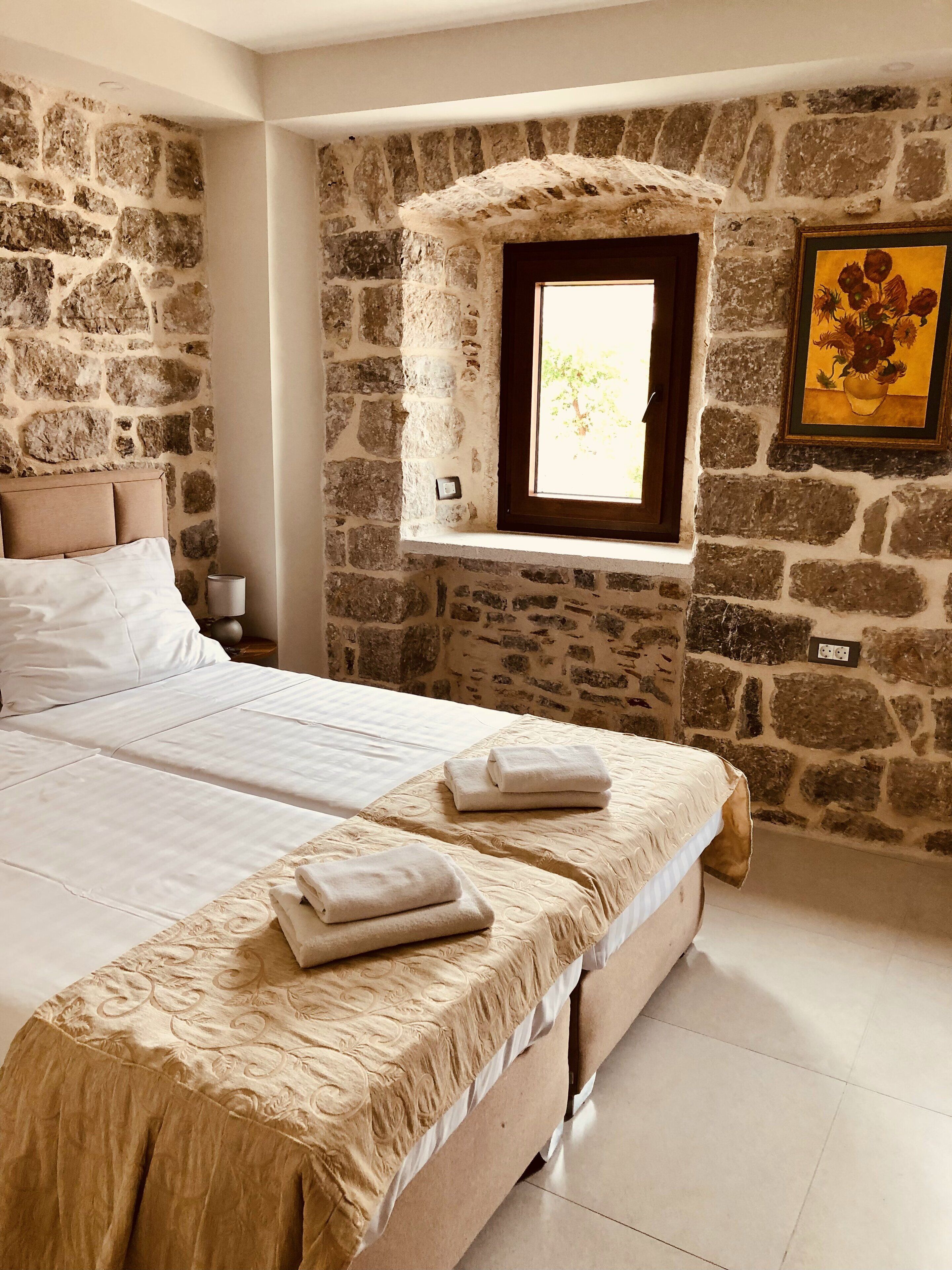 Classic Double or Twin Room, Shared Bathroom | Blackout drapes, free WiFi, bed sheets