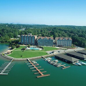 Exterior - #211 Pointe - 2 Bedroom Lakefront Condo at Mariners SML (Huddleston)