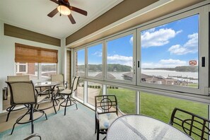 Dining - #211 Pointe - 2 Bedroom Lakefront Condo at Mariners SML (Huddleston)