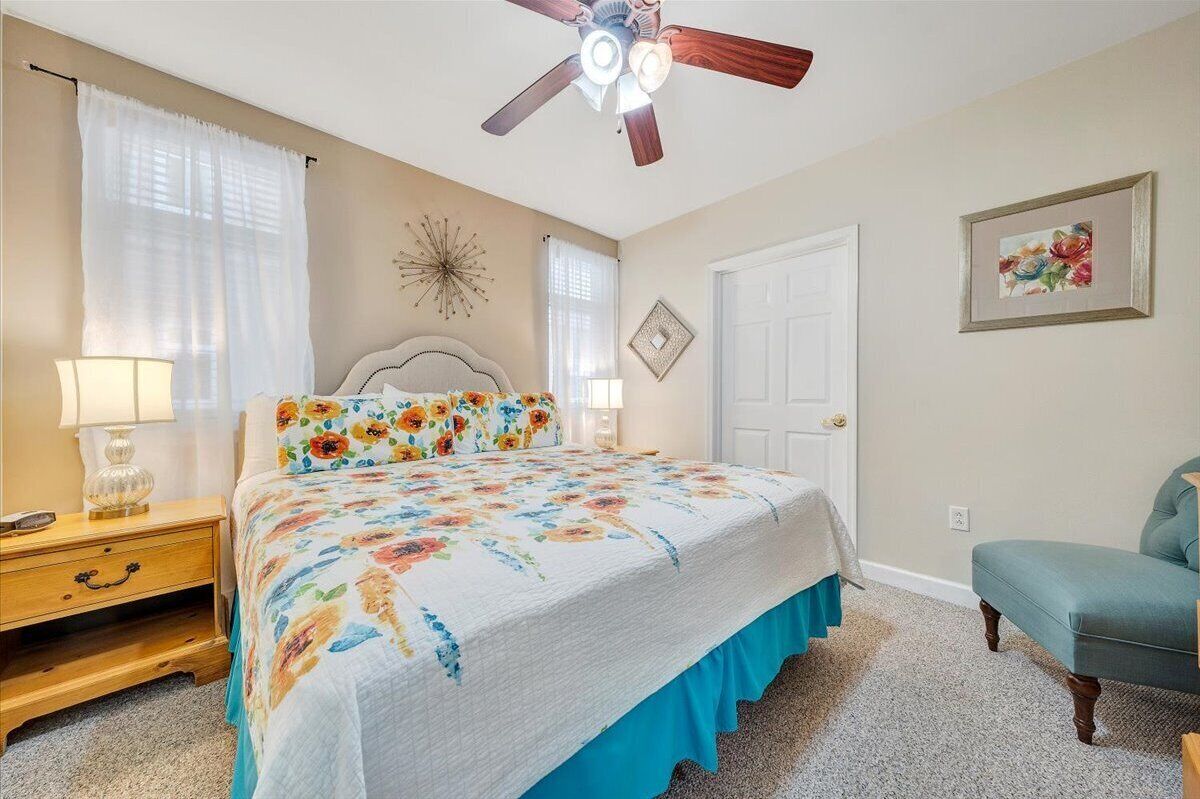 2 bedrooms, iron/ironing board, Internet, bed sheets