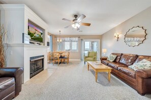 TV, fireplace