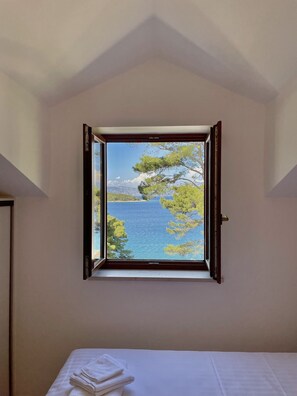 4 bedrooms, WiFi, bed sheets