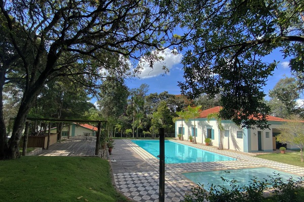 2 outdoor pools, pool umbrellas, sun loungers