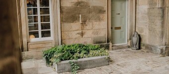 Beautiful Listed Gatehouse in Great Area