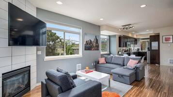Smart TV y chimenea