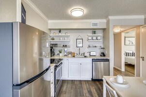 Condo, Multiple Beds, Balcony, Ocean View (#8301 - No Pets) | Private kitchen