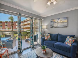 Condo, Multiple Beds, Balcony, Pool View (#3110 - No Pets) | Living area