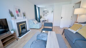 Apartment, Private Bathroom, Harbour View (Waterloo Quay) | Lounge - Waterloo Quay Apartment Private Parking (Liverpool)