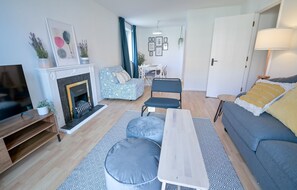 Apartment, Private Bathroom, Harbour View (Waterloo Quay) | Lounge - Waterloo Quay Apartment Private Parking (Liverpool)