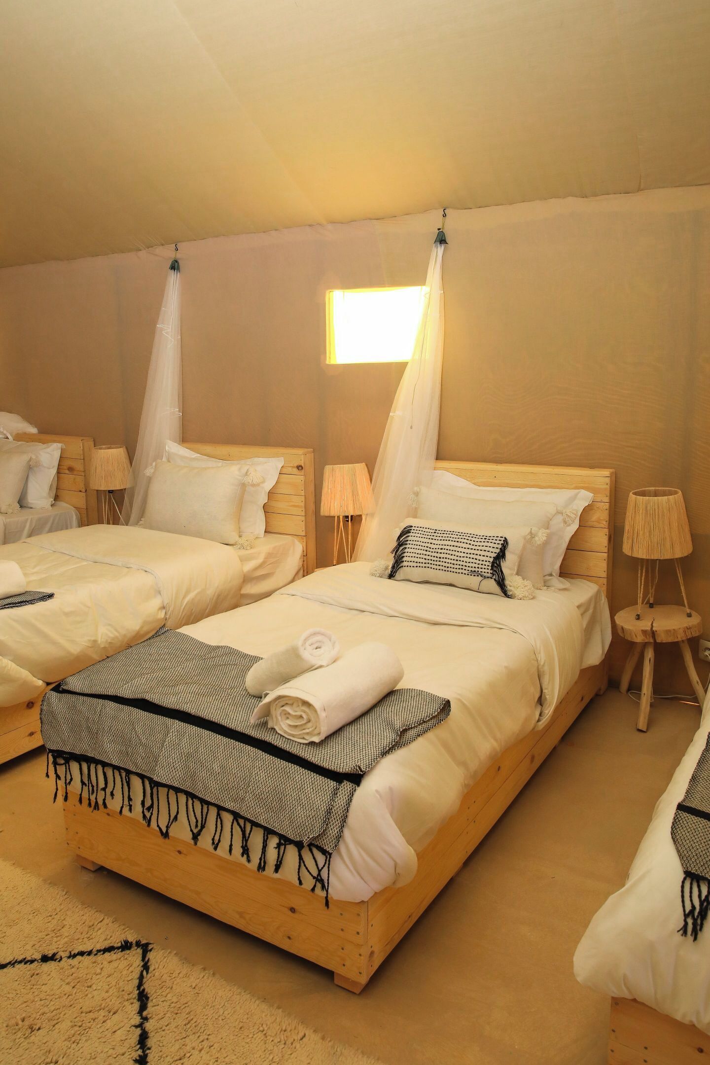 WiFi (free), bed sheets