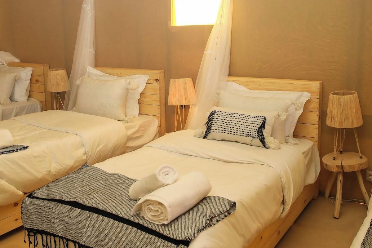 Free WiFi, bed sheets