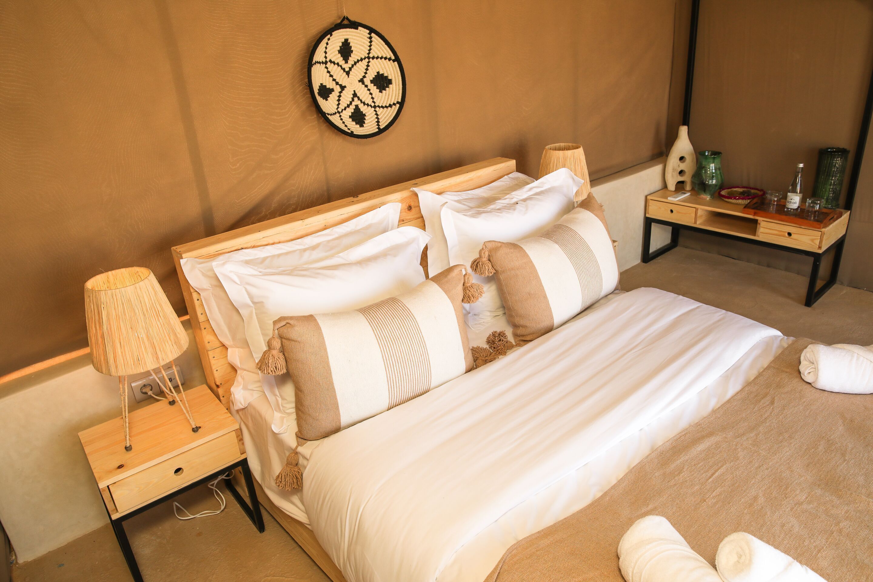 WiFi (free), bed sheets