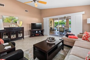 Smart TV, printers - Amazing private pool-spa home just blocks from the beach.  (Naples)