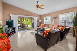 Smart TV, printers - Amazing private pool-spa home just blocks from the beach.  (Naples)
