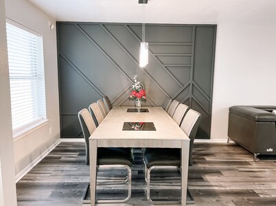 Beautiful/Spacious house