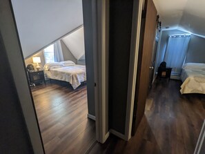 4 عدّة غرف نوم ومكواة/لوح كي وواي فاي مجانًا وملاءات أسرّة