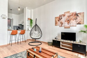 Smart TV, books