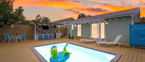 Outdoor pool, a heated pool