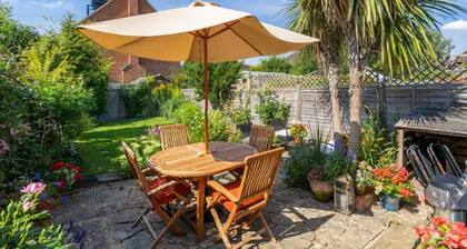 Very Pretty 2 BR Cottage On Edge of National Trust