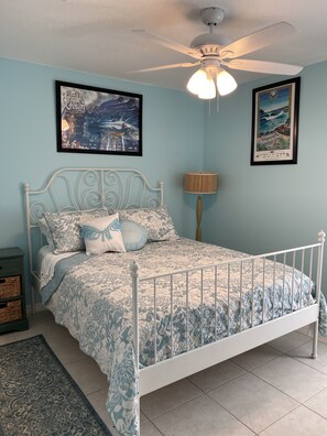 2 bedrooms, iron/ironing board, free WiFi, bed sheets - Tranquility awaits @ The Cool Blue Oasis (Vero Beach)