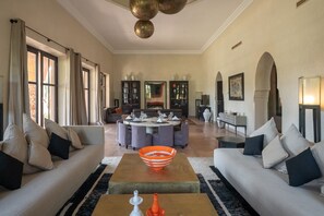 TV, peis og DVD-spiller