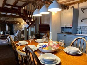 Cottage | Dining