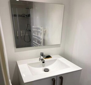 Bathroom - Recent quiet studio, 20 'from Paris (Thiais)