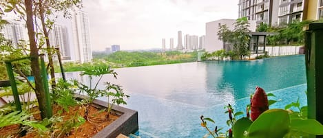Outdoor pool, a heated pool