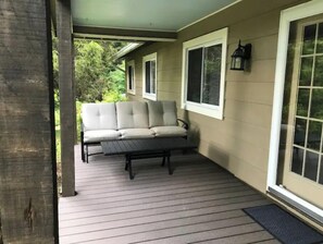 Terrace/patio - 5 min. to historic Brevard & tucked in the woods (Brevard)