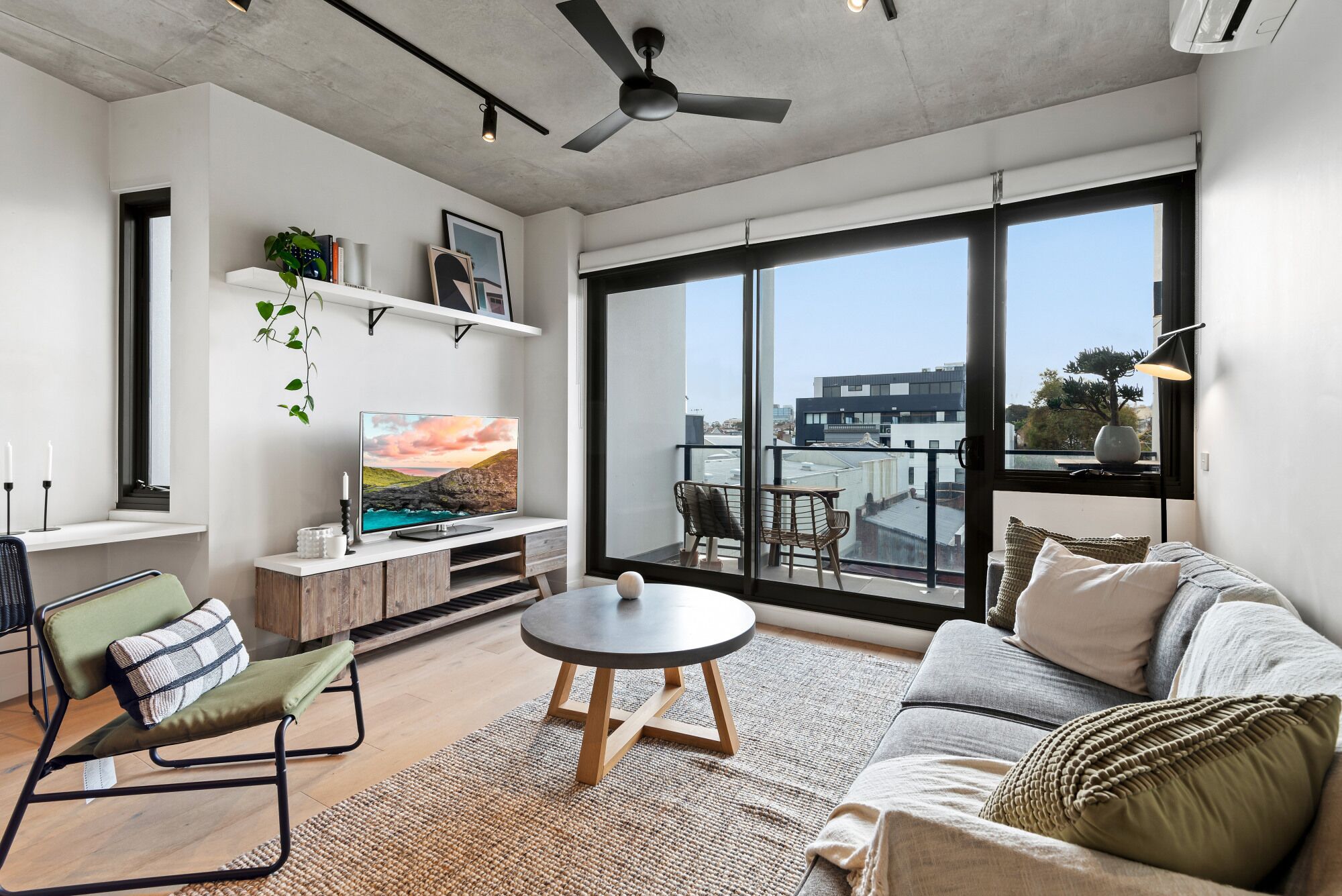 Convenient Apartment Close to Swan St & MCG