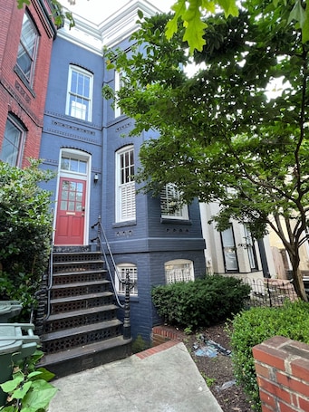Exterior. Charming 1 bedroom apartment in historic Capitol Hill