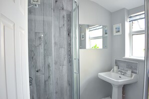 Hårføner og håndklær