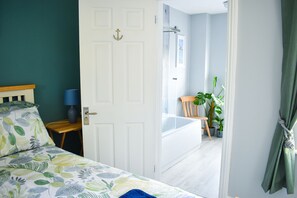 2 chambres, fer et planche Ă repasser, Wi-Fi gratuit, draps fournis