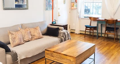 Beauty 2 BR Duplex w/Private Garden. Great for Kids