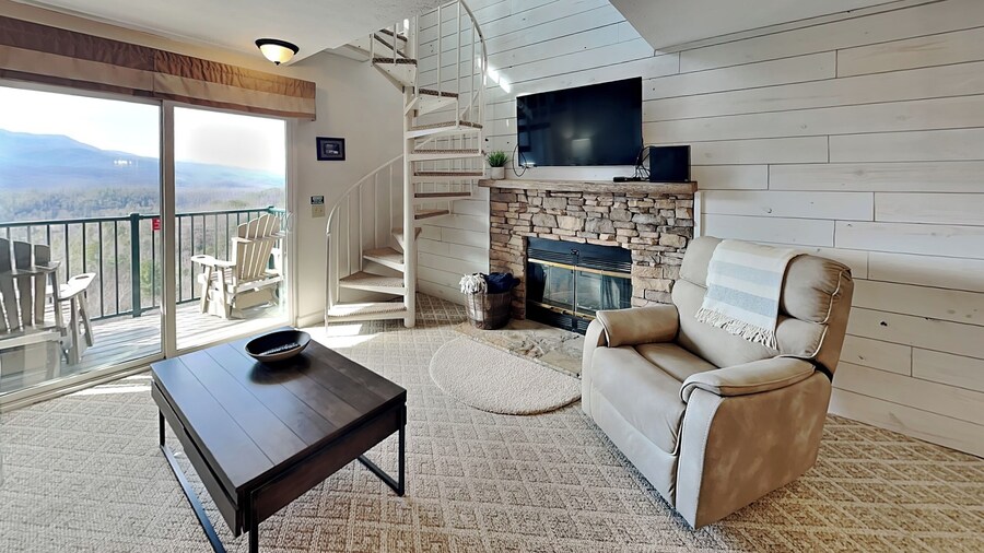 Deer Ridge Mountain Resort by JMR