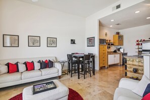 Condo (2 Bedrooms) | Servicio de la propiedad