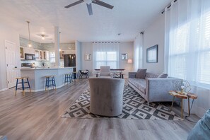 Casa (3 Bedrooms) | Servicio de la propiedad