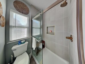 House (3 Bedrooms) | Property amenity